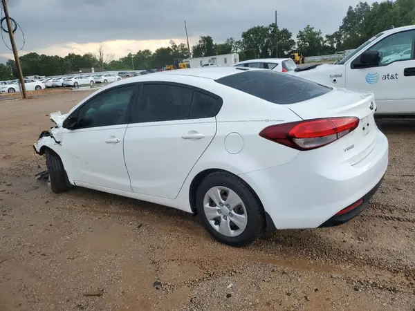 3KPFK4A76HE010199 2017 KIA FORTE - Image 2