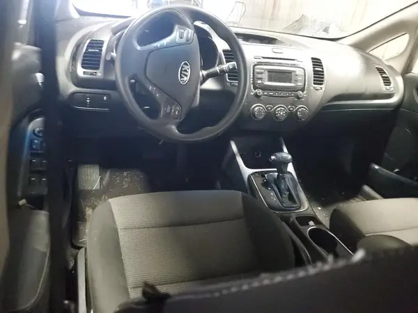 3KPFK4A76HE012034 2017 KIA FORTE - Image 8