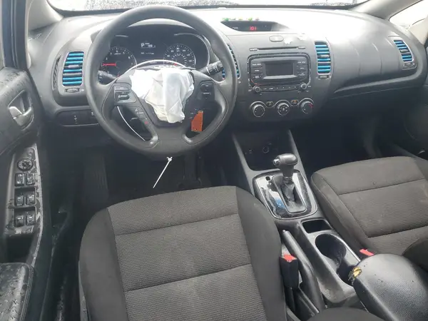 3KPFK4A76HE013166 2017 KIA FORTE - Image 8