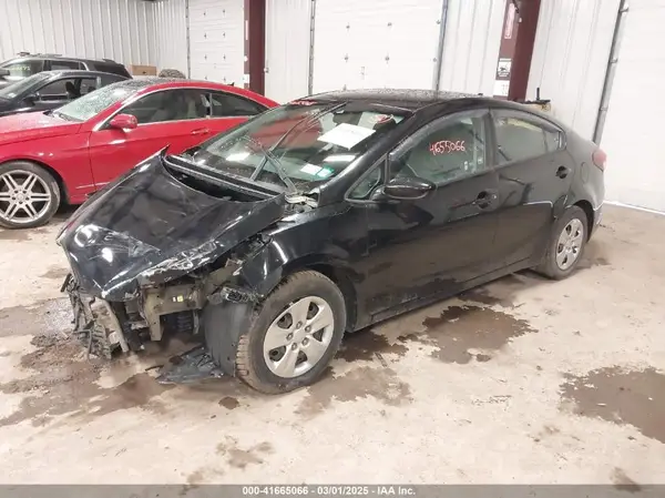 3KPFK4A76HE013734 2017 KIA FORTE - Image 2