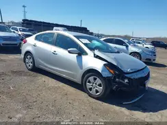 3KPFK4A76HE015015 2017 KIA FORTE