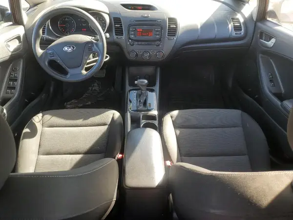 3KPFK4A76HE016701 2017 KIA FORTE - Image 8
