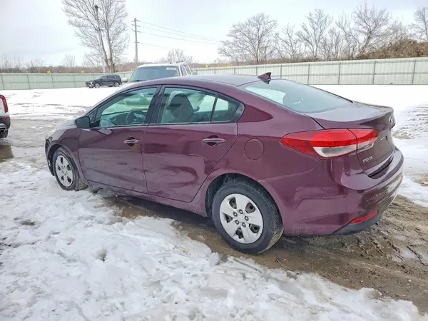 3KPFK4A76HE016729 2017 KIA FORTE - Image 2