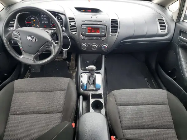 3KPFK4A76HE024720 2017 KIA FORTE - Image 8