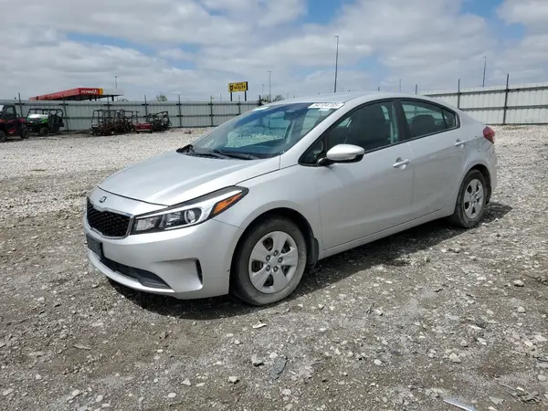 3KPFK4A76HE027584 2017 KIA FORTE - Image 1
