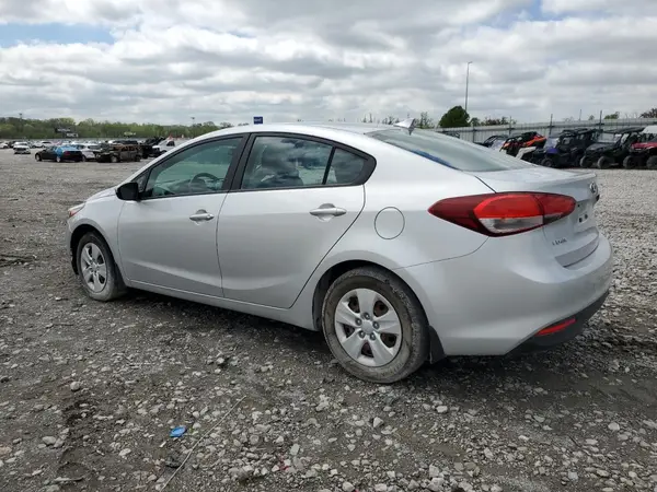 3KPFK4A76HE027584 2017 KIA FORTE - Image 2