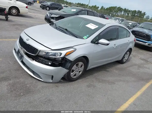 3KPFK4A76HE028380 2017 KIA FORTE - Image 2