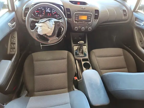 3KPFK4A76HE029108 2017 KIA FORTE - Image 8