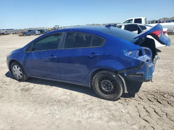 3KPFK4A76HE029500 2017 KIA FORTE - Image 2