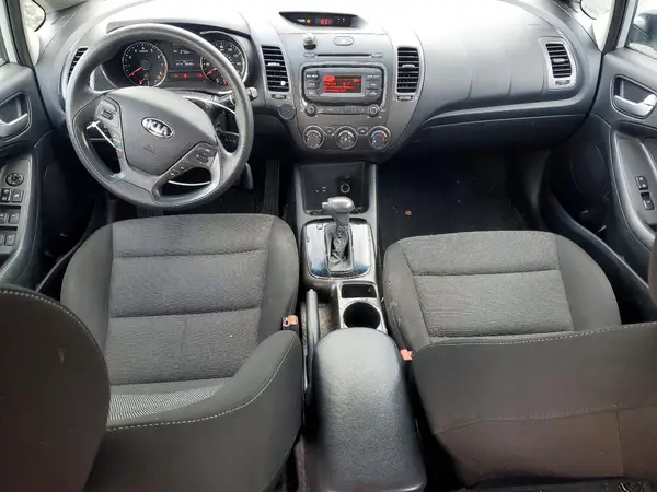 3KPFK4A76HE031294 2017 KIA FORTE - Image 8