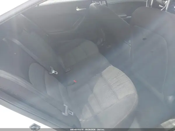 3KPFK4A76HE032249 2017 KIA FORTE - Image 8