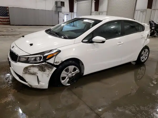 3KPFK4A76HE035555 2017 KIA FORTE - Image 1