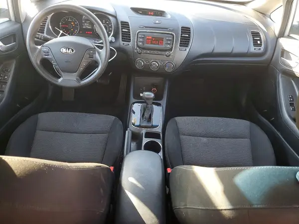 3KPFK4A76HE035765 2017 KIA FORTE - Image 8