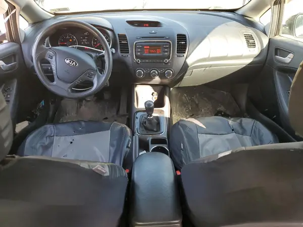 3KPFK4A76HE037256 2017 KIA FORTE - Image 8