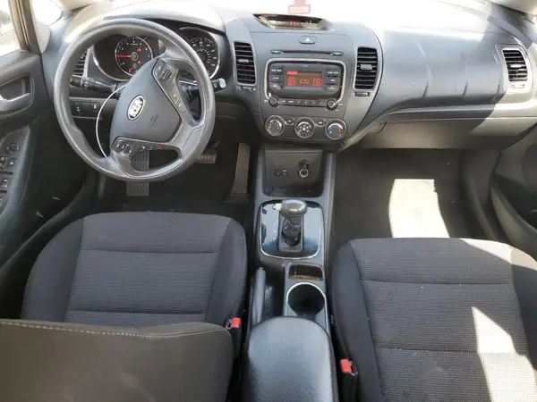 3KPFK4A76HE037726 2017 KIA FORTE - Image 8