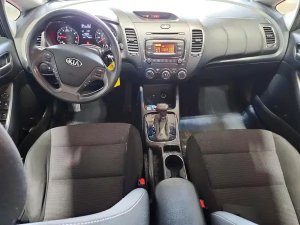 3KPFK4A76HE038164 2017 KIA FORTE - Image 8