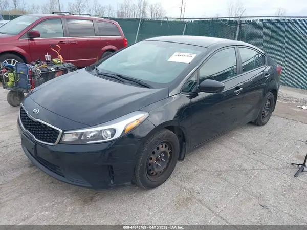 3KPFK4A76HE038424 2017 KIA FORTE - Image 2