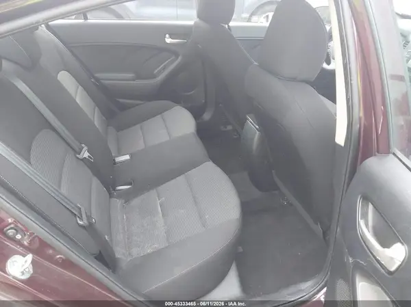 3KPFK4A76HE038472 2017 KIA FORTE - Image 8