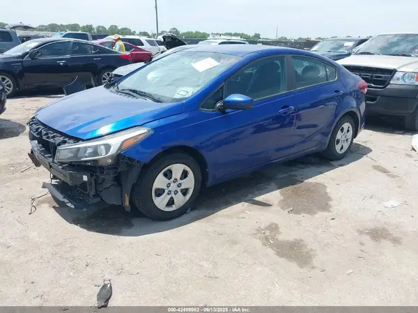 3KPFK4A76HE039542 2017 KIA FORTE - Image 2