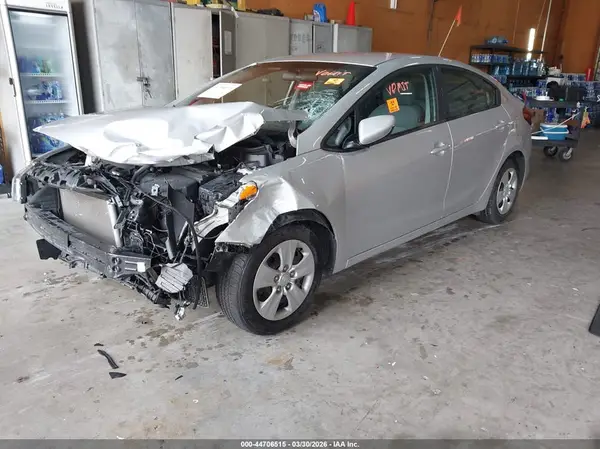 3KPFK4A76HE039623 2017 KIA FORTE - Image 2