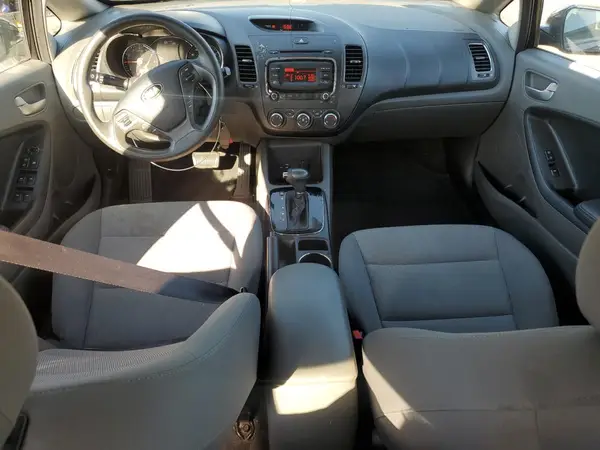 3KPFK4A76HE039721 2017 KIA FORTE - Image 8
