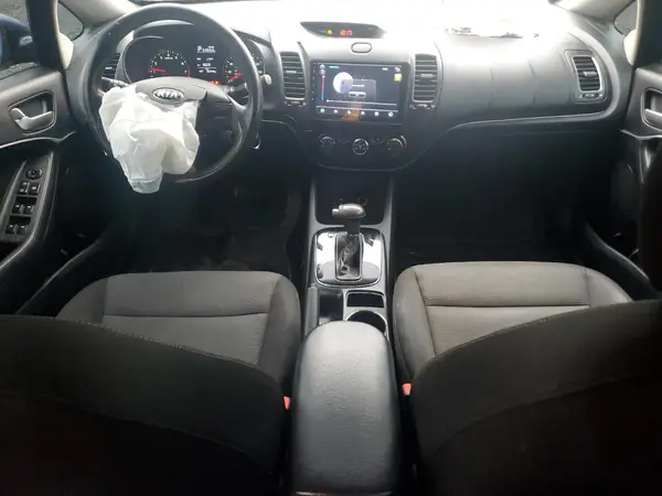 3KPFK4A76HE041033 2017 KIA FORTE - Image 8