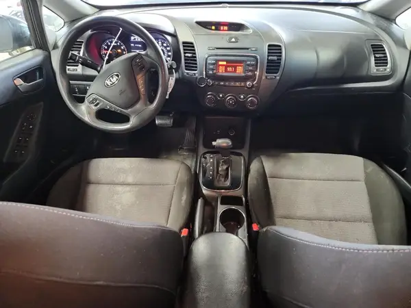 3KPFK4A76HE041095 2017 KIA FORTE - Image 8