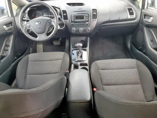 3KPFK4A76HE041596 2017 KIA FORTE - Image 8