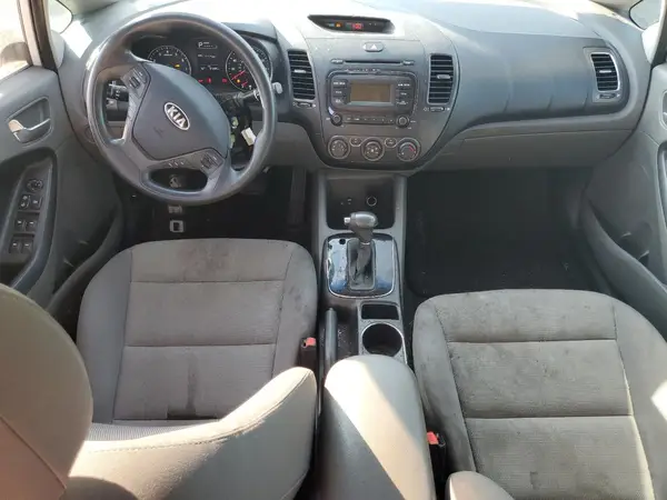 3KPFK4A76HE042831 2017 KIA FORTE - Image 8