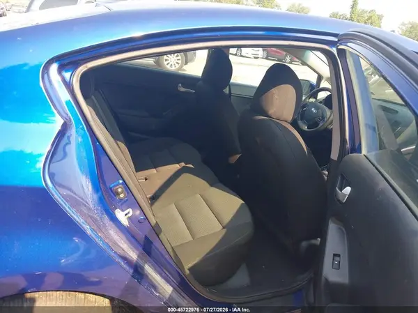 3KPFK4A76HE043557 2017 KIA FORTE - Image 8