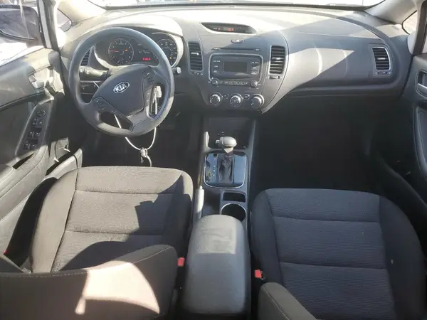 3KPFK4A76HE044482 2017 KIA FORTE - Image 8