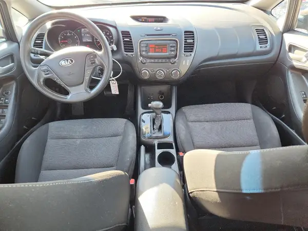 3KPFK4A76HE044823 2017 KIA FORTE - Image 8
