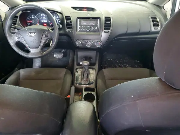 3KPFK4A76HE046037 2017 KIA FORTE - Image 8