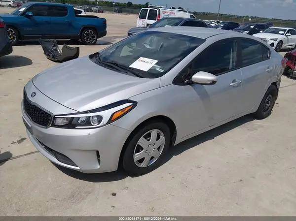 3KPFK4A76HE046734 2017 KIA FORTE - Image 2