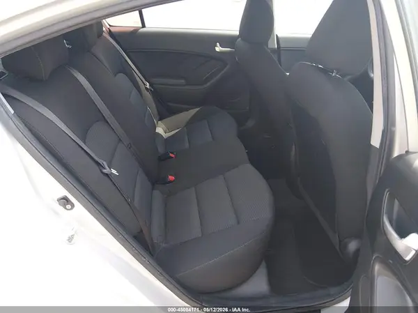 3KPFK4A76HE046734 2017 KIA FORTE - Image 8