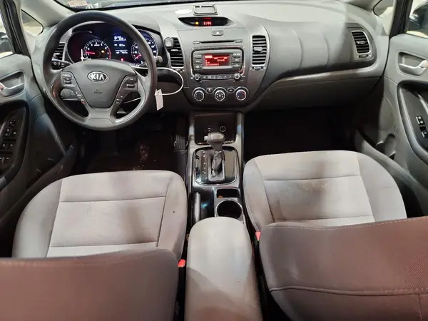 3KPFK4A76HE047172 2017 KIA FORTE - Image 8