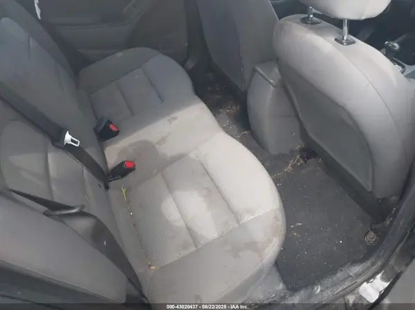 3KPFK4A76HE048581 2017 KIA FORTE - Image 8