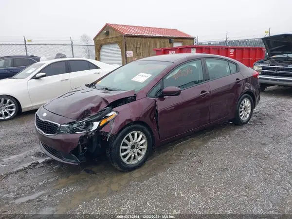 3KPFK4A76HE049827 2017 KIA FORTE - Image 2
