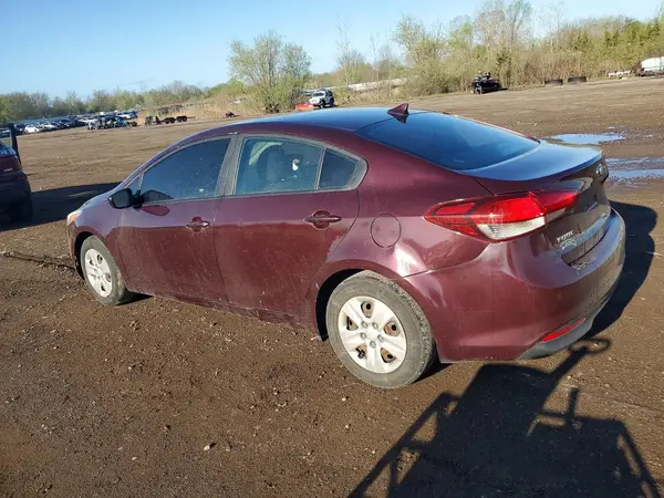3KPFK4A76HE050220 2017 KIA FORTE - Image 2