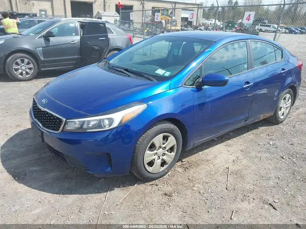 3KPFK4A76HE052422 2017 KIA FORTE - Image 2