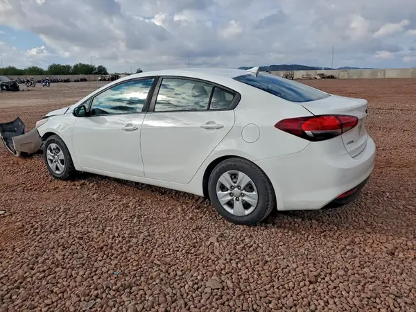 3KPFK4A76HE052954 2017 KIA FORTE - Image 2