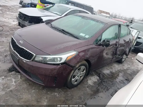 3KPFK4A76HE053506 2017 KIA FORTE - Image 2