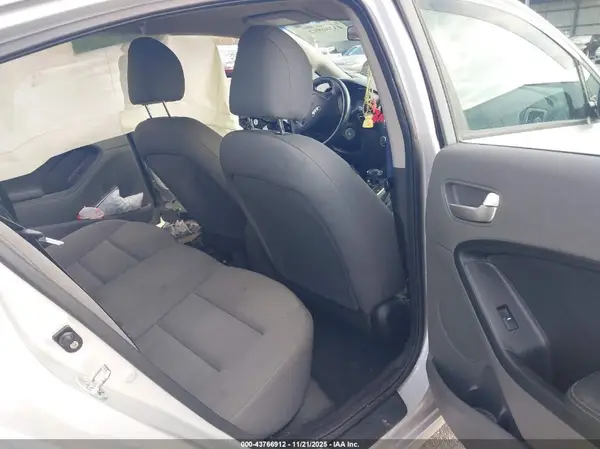3KPFK4A76HE053537 2017 KIA FORTE - Image 8