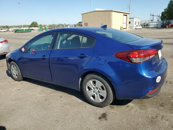 3KPFK4A76HE054008 2017 KIA FORTE - Image 2