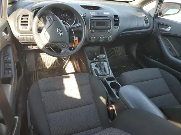 3KPFK4A76HE054008 2017 KIA FORTE - Image 8