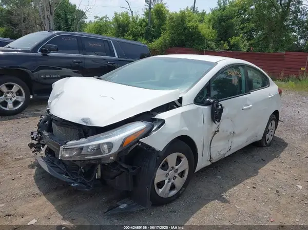 3KPFK4A76HE054168 2017 KIA FORTE - Image 2