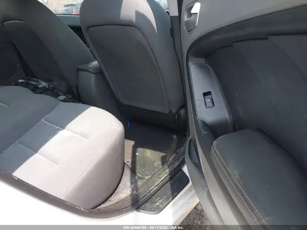3KPFK4A76HE054168 2017 KIA FORTE - Image 8