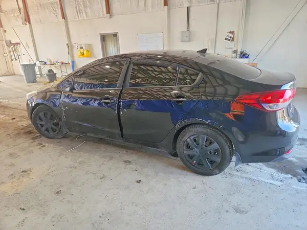 3KPFK4A76HE054655 2017 KIA FORTE - Image 2