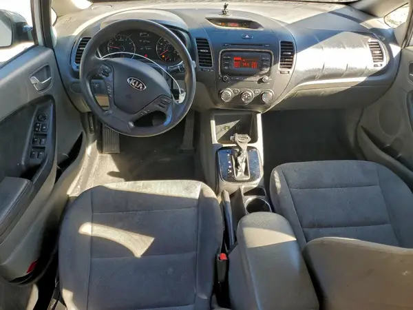 3KPFK4A76HE057751 2017 KIA FORTE - Image 8