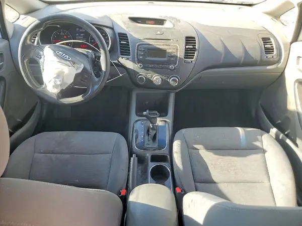 3KPFK4A76HE058334 2017 KIA FORTE - Image 8